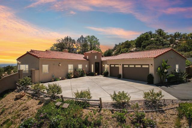 944 Rainbow Crest Road, Fallbrook CA: https://media.crmls.org/mediaz/aae58cf5-3bd7-4e99-8b94-1bbbbab2d565.jpg
