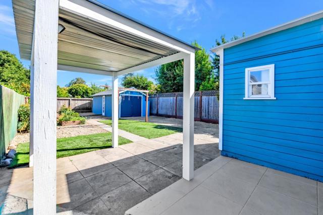 714 Tilton Avenue, San Mateo CA: https://media.crmls.org/mediaz/aae5f610-3279-47c9-95b8-9f845710efbb.jpg