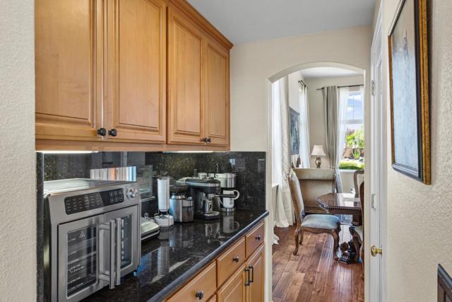 531 Via Vaquero Sur, San Juan Bautista CA: https://media.crmls.org/mediaz/aae60d21-c49e-4aad-b132-7106bb56c839.jpg