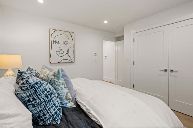 17 30th Street, San Francisco CA: https://media.crmls.org/mediaz/aae62034-95f8-4f50-841e-40146b292f2a.jpg