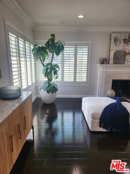 6130 Flores Avenue, Los Angeles CA: https://media.crmls.org/mediaz/aae6618d-40ae-47a6-b827-ad122ca6aaa3.jpg