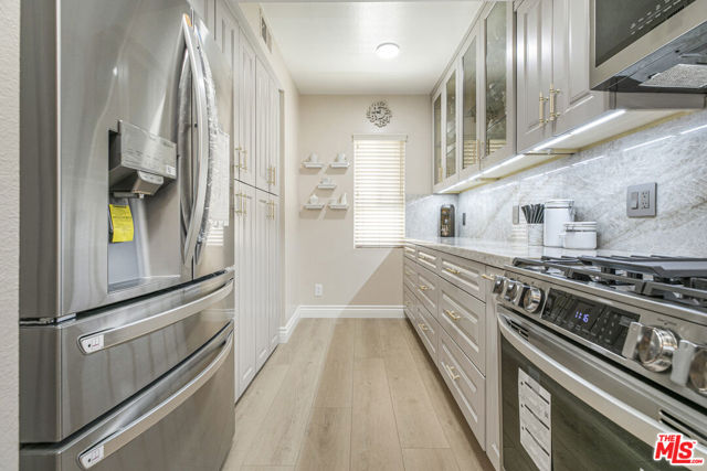 9906 Owensmouth Avenue, 11 photo 7