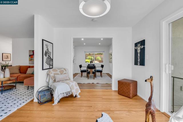 57 Jemco Ct, Pleasant Hill CA: https://media.crmls.org/mediaz/aae79d54-1e14-469c-a433-e0548b8befd7.jpg