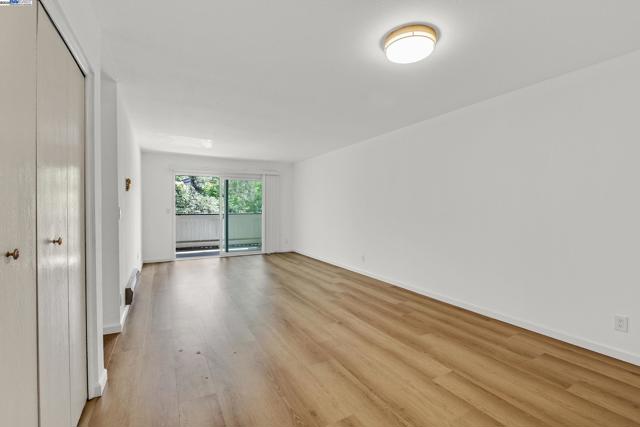 47112 Warm Springs Blvd, Fremont CA: https://media.crmls.org/mediaz/aae7d6b8-b58e-4145-98e0-e05fb19f9819.jpg