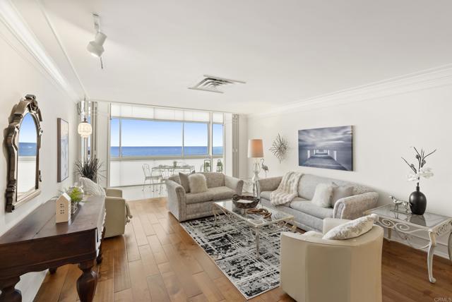 939 Coast Boulevard, La Jolla CA: https://media.crmls.org/mediaz/aae7f341-ce28-48f7-9fc0-54ce781eedd0.jpg