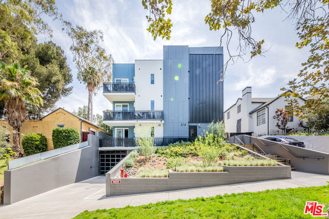 214 S Westmoreland Avenue, Los Angeles CA: https://media.crmls.org/mediaz/aae800c5-f3ad-41b1-aa9e-2336d15180df.jpg