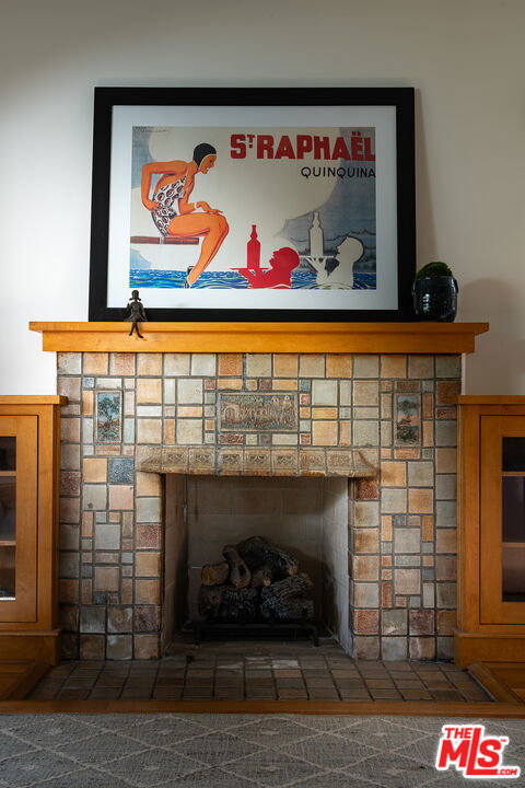 1841 Rose Villa Street, Pasadena CA: https://media.crmls.org/mediaz/aae8e98f-1d6a-4a8c-a8f5-ec1511922695.jpg