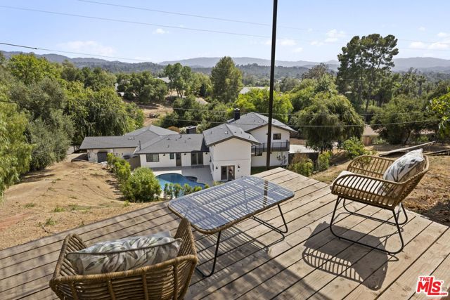 1131 Rancho Drive, Ojai CA: https://media.crmls.org/mediaz/aaea1073-b11c-4aea-8f87-dbc9a3765ab2.jpg