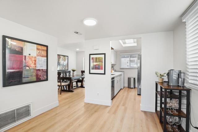 Detail Gallery Image 4 of 39 For 9543 Cottonwood Ave a,  Santee,  CA 92071 - 2 Beds | 1/1 Baths