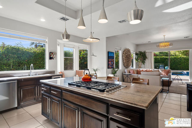 36750 Nancy Lane, Rancho Mirage CA: https://media.crmls.org/mediaz/aaea5807-e75e-4239-b6dd-37e81b766169.jpg