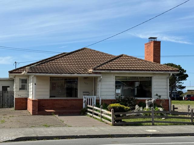 Detail Gallery Image 2 of 15 For 327 S Franklin St, Fort Bragg,  CA 95437 - 2 Beds | 1/1 Baths
