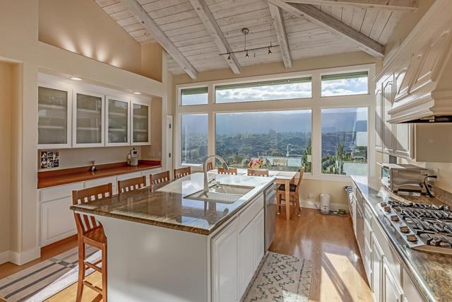 625 W Glen Way, Woodside CA: https://media.crmls.org/mediaz/aaea6b3c-bbf3-4c9e-af20-1173956977d2.jpg