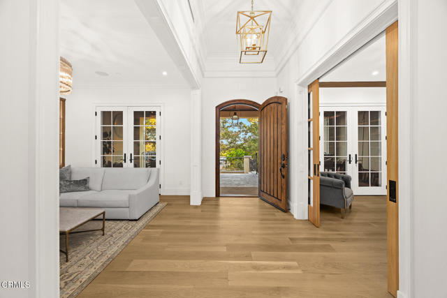 2060 Windover Road, Pasadena CA: https://media.crmls.org/mediaz/aaea87d5-eece-44fe-a18b-7695e10c914f.jpg