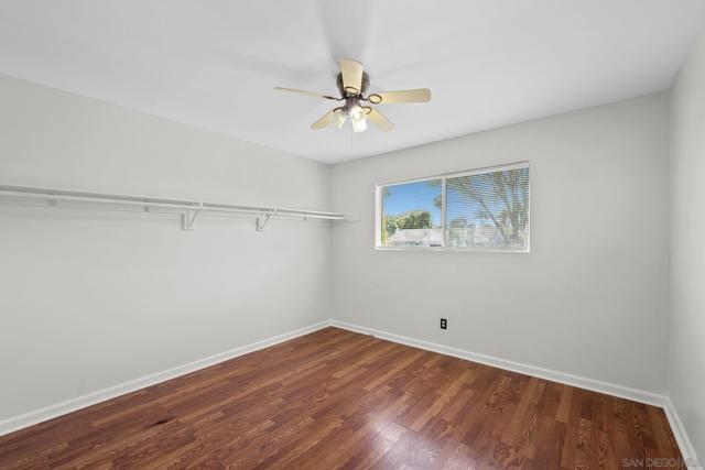 3020 Linda Dr, Oceanside CA: https://media.crmls.org/mediaz/aaec278b-50bd-46b9-8728-14e92f5f257f.jpg