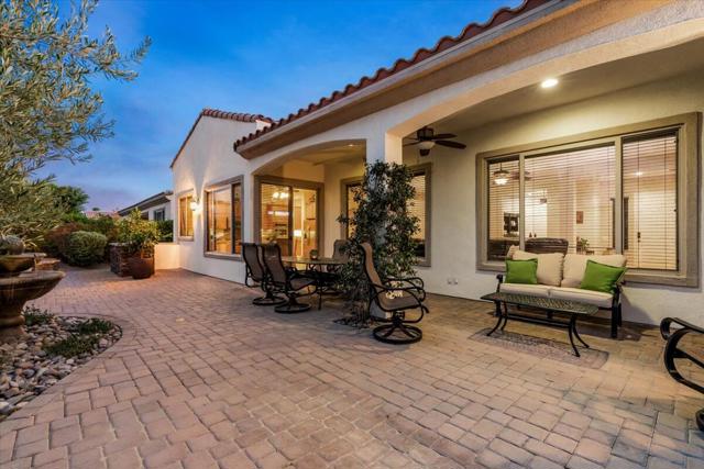 40426 Calle Estela, Indio CA: https://media.crmls.org/mediaz/aaec9bcd-f61e-421f-8ddc-de364f301fa7.jpg