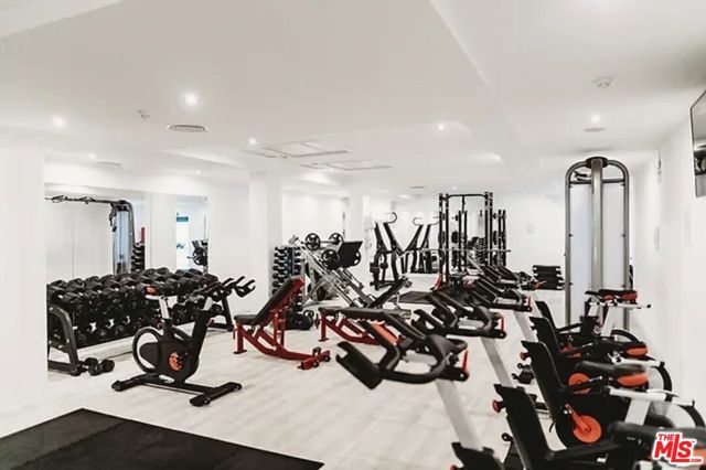 2847 Leeward Avenue, Los Angeles CA: https://media.crmls.org/mediaz/aaee66c1-c76c-4b58-88ba-471cfd8b18ee.jpg