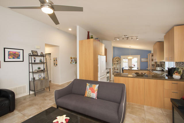 Image 6 of 28 For 52600 Avenida Alvarado