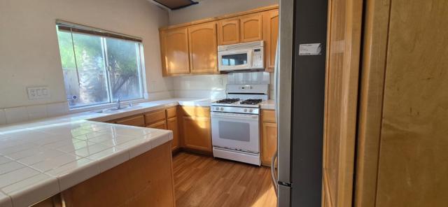 21854 Stonegate, Salinas CA: https://media.crmls.org/mediaz/aaeea4b1-75d2-420a-9a78-ef9e700d5eab.jpg