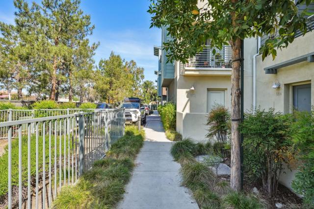 219 Antoni Gln, Escondido CA: https://media.crmls.org/mediaz/aaef6533-bd3b-4309-a2ac-cc93b9ef9b5c.jpg