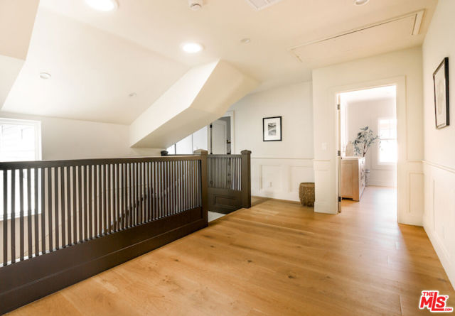 1432 Kellam Avenue, Los Angeles CA: https://media.crmls.org/mediaz/aaef78d5-b3d2-40b5-8fcb-293693cf9303.jpg