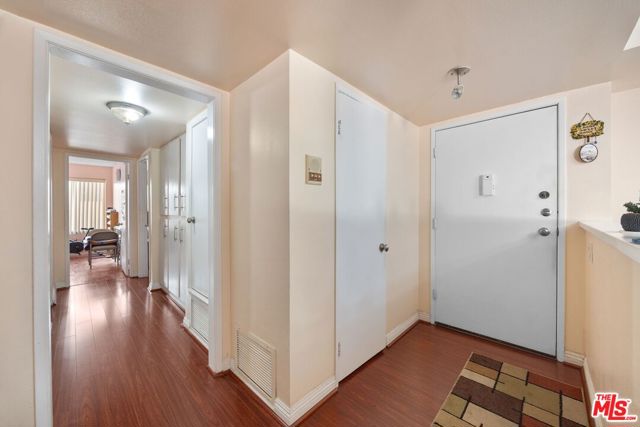 15060 Victory Boulevard, 104 photo 8
