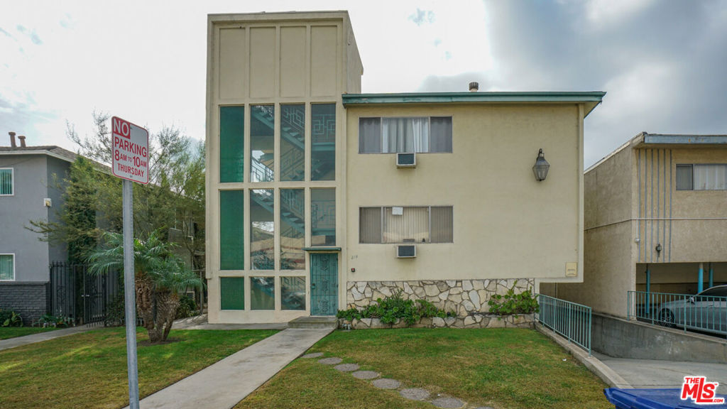 214 E Chevy Chase DriveGlendale img 1