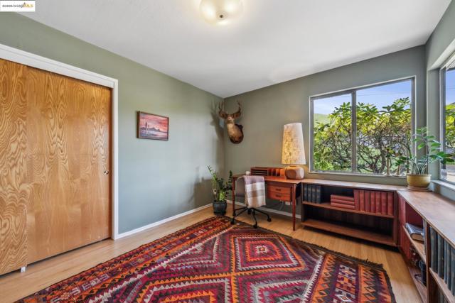 8499 Aster Ave, Oakland CA: https://media.crmls.org/mediaz/aaf16030-b7c2-4563-9e07-dc3e8677d414.jpg