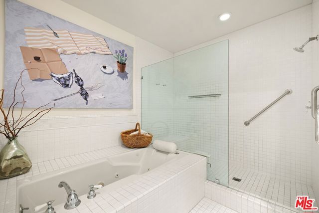 603 Ocean Avenue, Santa Monica CA: https://media.crmls.org/mediaz/aaf18c9e-83ad-40f6-bd6f-e829f6a2657c.jpg