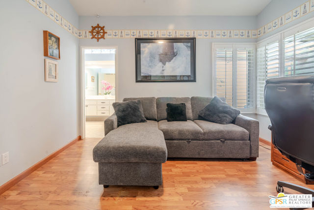 Image 31 of 52 For 77553 Carinda Court