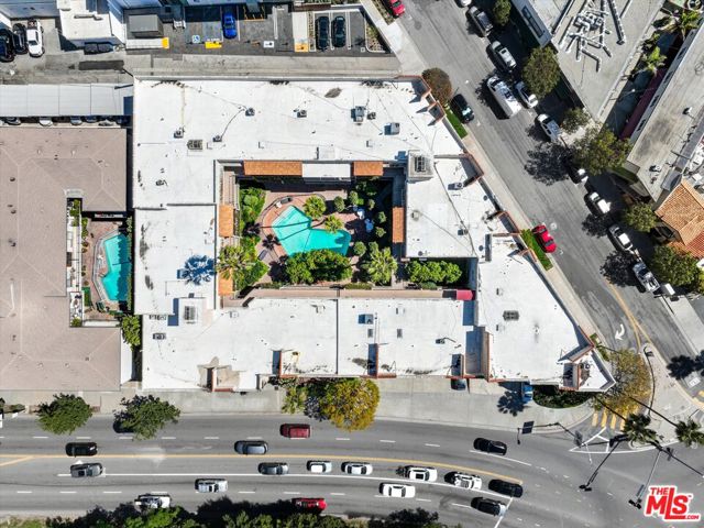 11670 W Sunset Boulevard, Los Angeles CA: https://media.crmls.org/mediaz/aaf3787e-e0a9-4bc7-9655-333a8dc48543.jpg