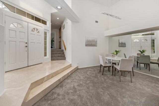 8585 Via Mallorca, La Jolla CA: https://media.crmls.org/mediaz/aaf4c404-4ae0-4670-99fc-71d2b6770116.jpg
