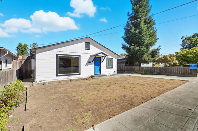 223 San Carlos Avenue, Redwood City CA: https://media.crmls.org/mediaz/aaf512e5-e464-4924-8227-ae2005be5bde.jpg