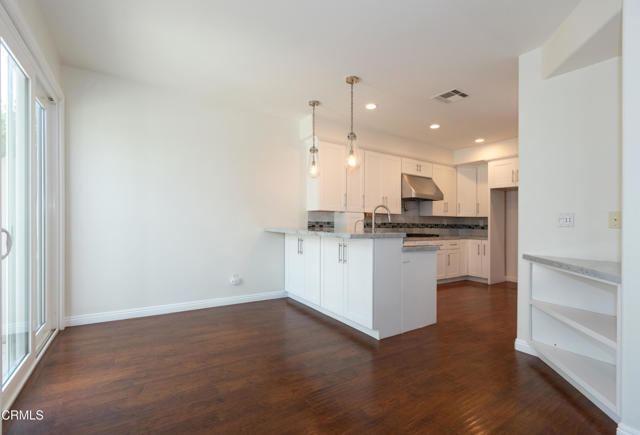 5247 San Francesca, Camarillo CA: https://media.crmls.org/mediaz/aaf55e89-a7a1-4553-86f9-0186a0ca8a6b.jpg