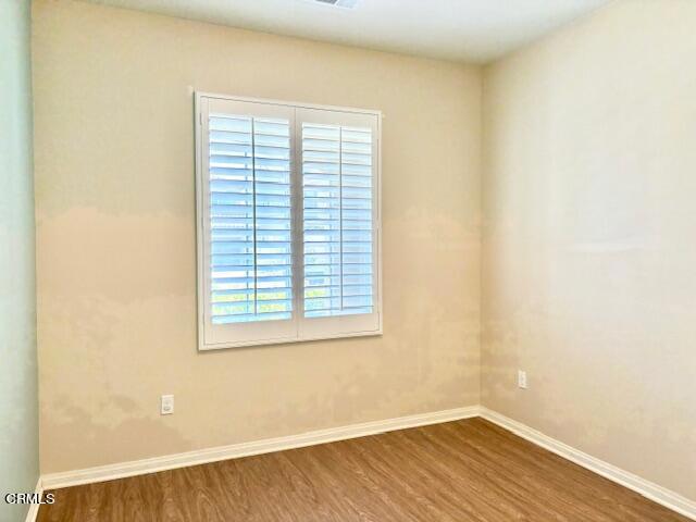 561 Whalen Way, Oxnard CA: https://media.crmls.org/mediaz/aaf58514-4d7f-4417-bffd-fb31a1e307cd.jpg