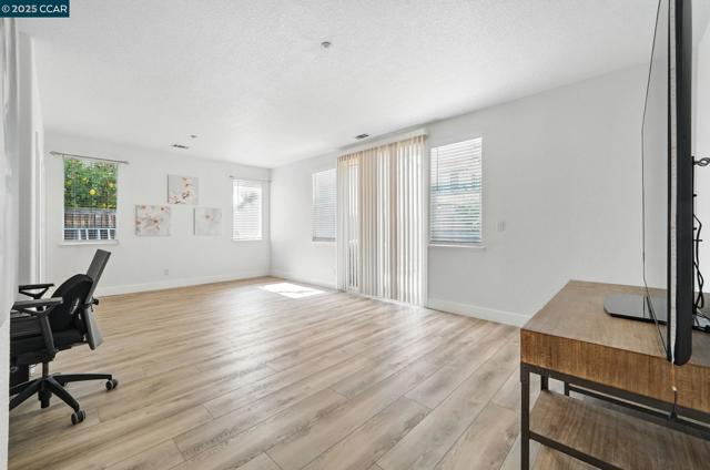 1782 Anastasia Dr, Brentwood CA: https://media.crmls.org/mediaz/aaf5d149-d1f3-4a55-950c-86564ca2fb73.jpg