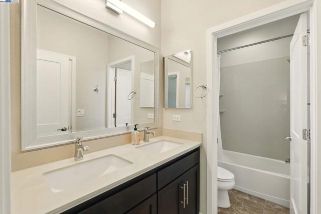 538 Sandalwood Drive, Livermore CA: https://media.crmls.org/mediaz/aaf619ea-3f63-4c35-b701-21d36e766616.jpg