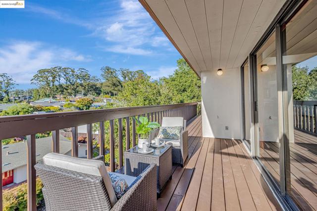 1518 MADERA CT, El Cerrito CA: https://media.crmls.org/mediaz/aaf6cf87-f795-4ab1-8361-b229afd7bf13.jpg