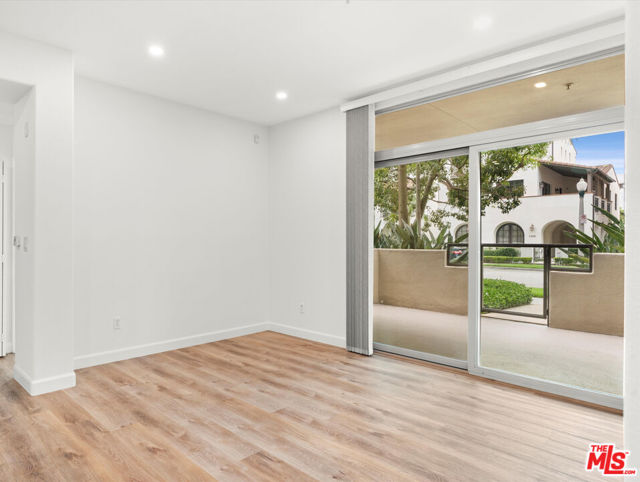 13044 Pacific, Playa Vista CA: https://media.crmls.org/mediaz/aaf7537a-819e-4787-b8bb-72aea16a7d93.jpg