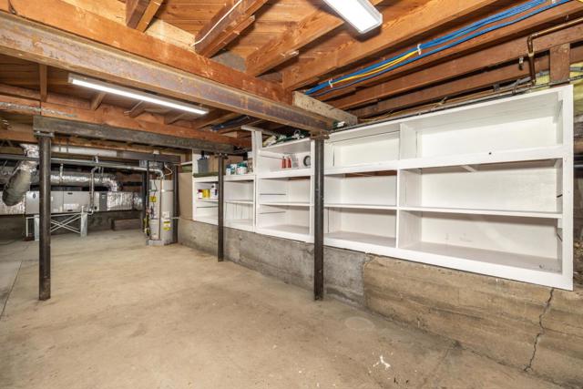 3803 Hamilton Way, Redwood City CA: https://media.crmls.org/mediaz/aaf8ce8a-2f9b-43c5-a9cd-d06397fac608.jpg