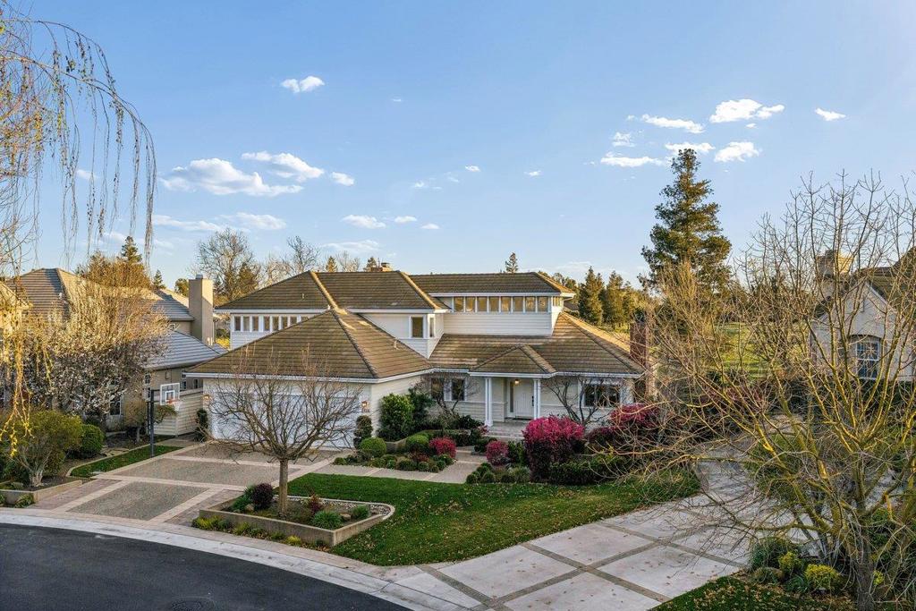 3756 Gleneagles Drive