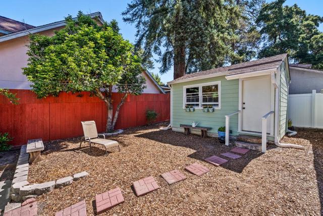 8494 Glen Arbor Road, Ben Lomond CA: https://media.crmls.org/mediaz/aaf94f77-8ddc-43a4-a68a-8160e6e7fff0.jpg