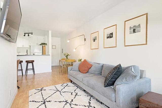 4060 Huerfano Ave, San Diego CA: https://media.crmls.org/mediaz/aafa5427-2cdf-4bee-8867-7fa8081c1cb1.jpg