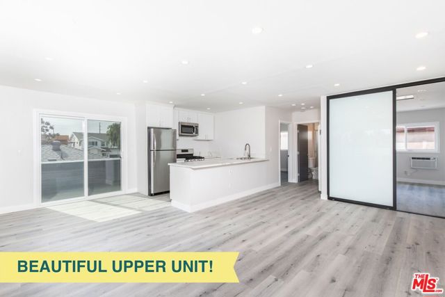 3872 Bentley Avenue, Culver City CA: https://media.crmls.org/mediaz/aafbe1a7-73da-4c73-9f91-c8288237873c.jpg