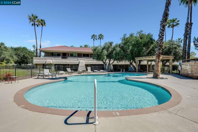 420 Villa Ct, Palm Springs, California 92262, 1 Bedroom Bedrooms, ,1 BathroomBathrooms,Condominium,For Sale,Villa Ct,41053364