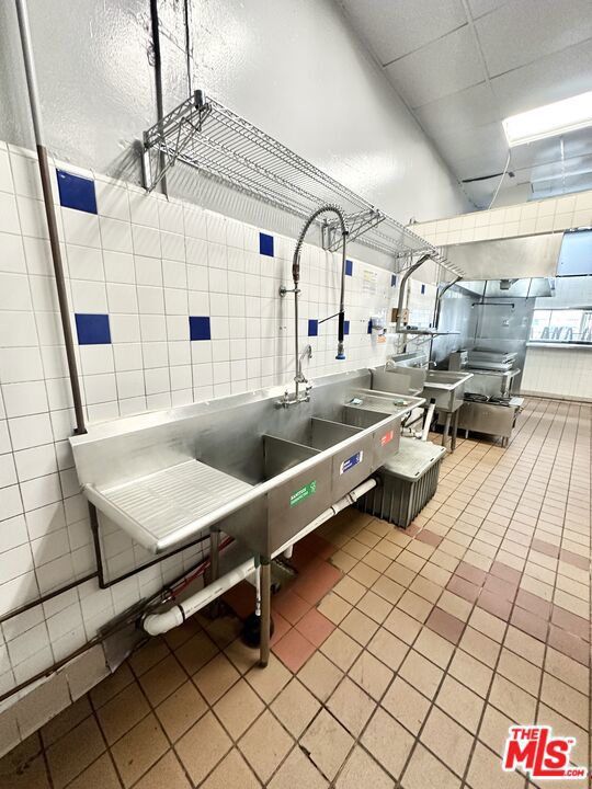  Commercial for Sale in Palmdale, California