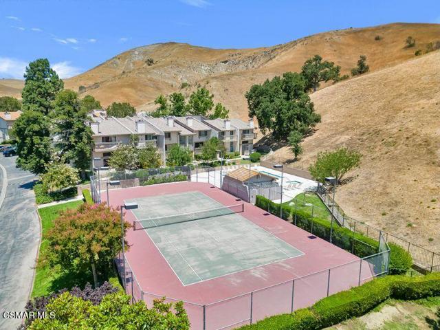 26008 Alizia Canyon Drive, Calabasas CA: https://media.crmls.org/mediaz/aafc36ee-8a0c-436b-a8cb-3dece5800943.jpg