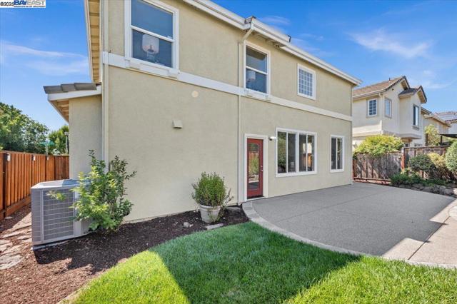 4775 Mahogany St, Dublin CA: https://media.crmls.org/mediaz/aafd7278-9842-4295-822f-bd20b4240f42.jpg