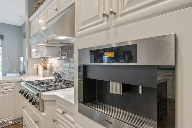 5419 Via Olas, Newbury Park CA: https://media.crmls.org/mediaz/aafe0dea-4330-4417-9043-75e67306bc46.jpg