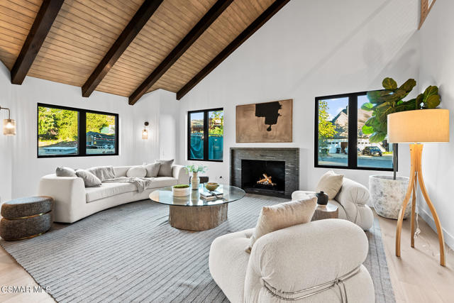 4199 Woodlane Court, Westlake Village CA: https://media.crmls.org/mediaz/aafe3395-edd7-4bf5-88e1-b797e4378662.jpg