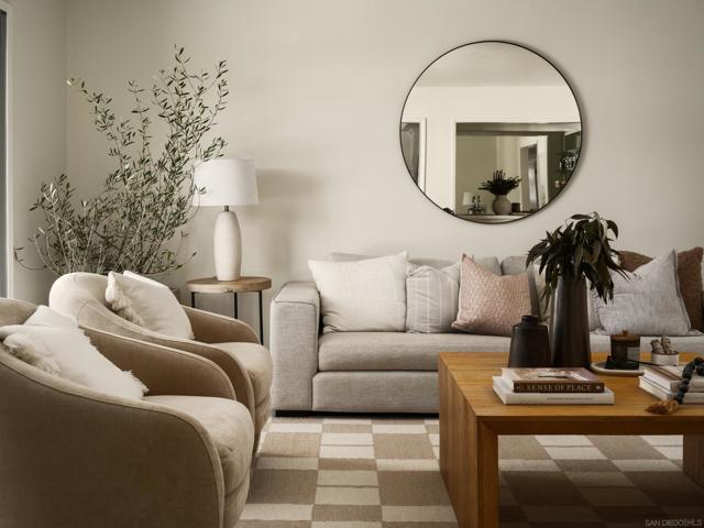 5926 Germaine Ln, La Jolla CA: https://media.crmls.org/mediaz/aaff60dd-e0eb-4d8e-a839-d214e2fe5df9.jpg